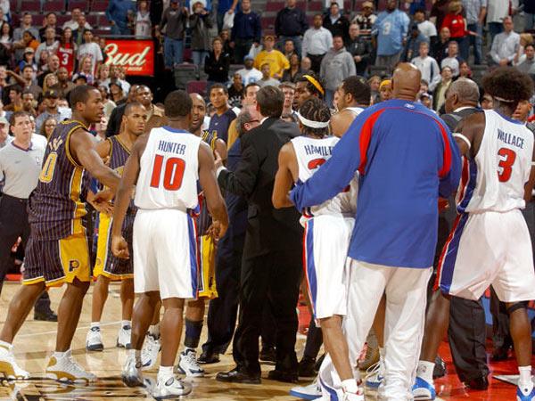  坎宁安全面发挥活塞全员努力仍不敌步行者遭遇失利