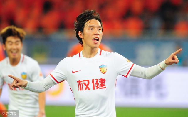 6686- 朗斯社区青训结硕果，三名小将跳级入选U21  